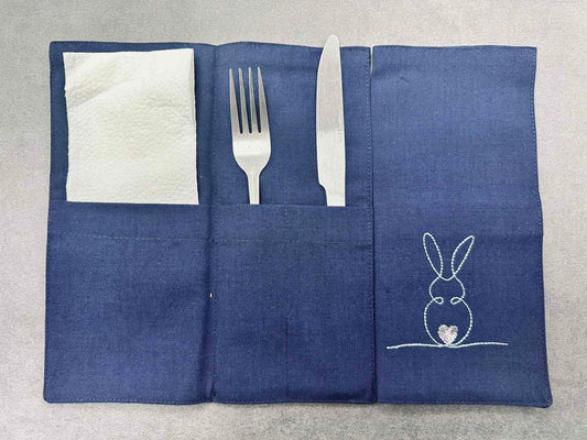 Салфетници за прибори с бродерия „Зайче“ – празничен акцент за вашата Великденска трапеза 🐇🌸